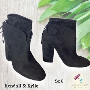 Kendall & Kylie - Sz 8 - suede booties. block heel, comfy & chic for holidays